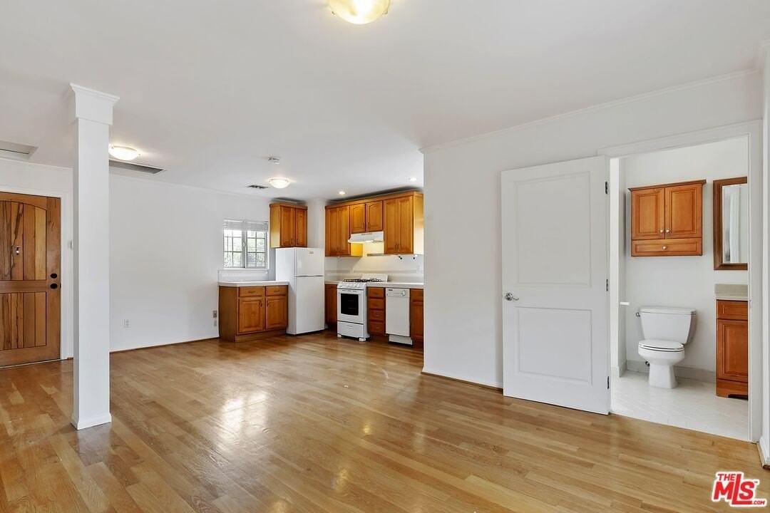 2026 Glendon Avenue - Photo 2 of 16