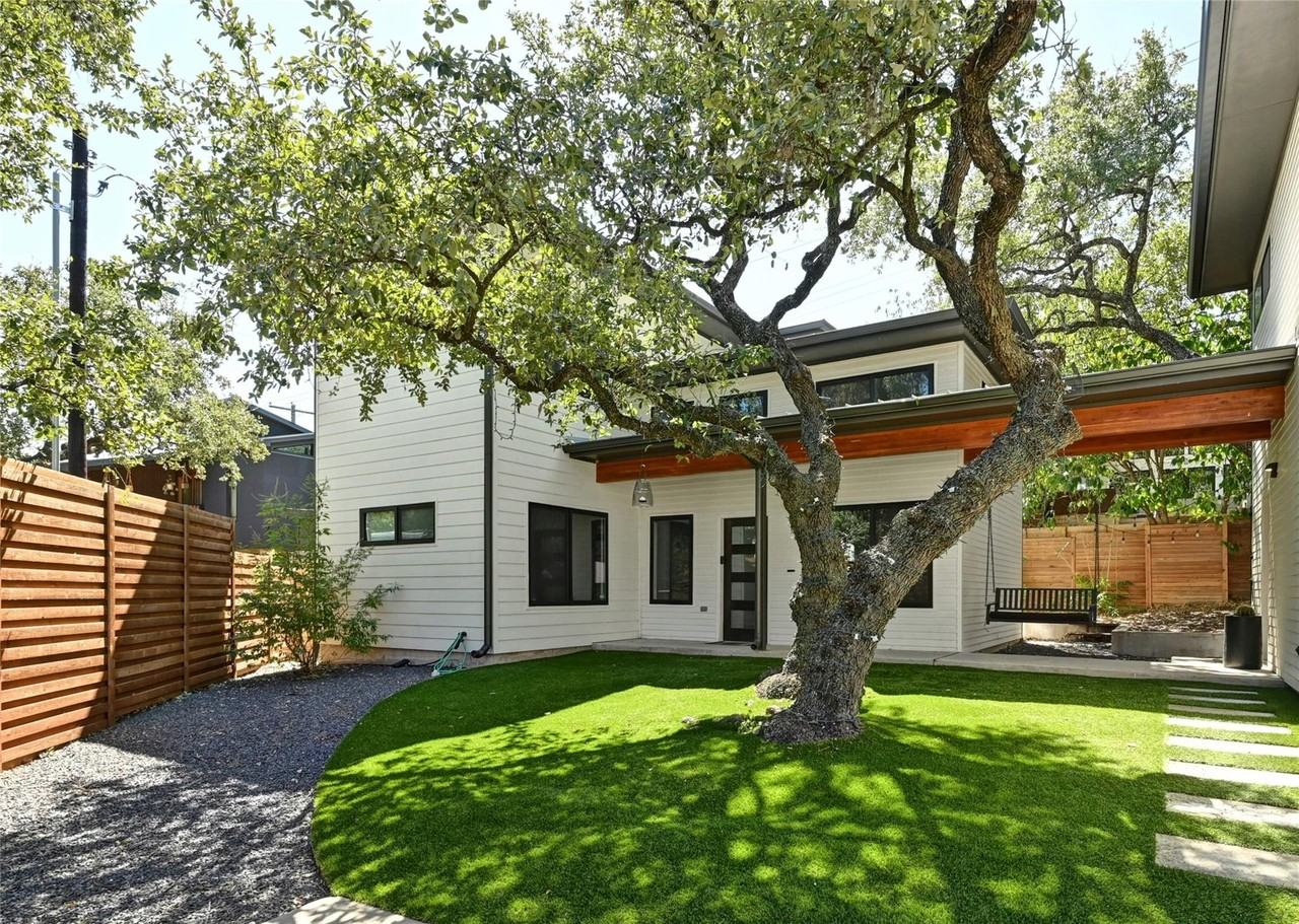 407 South Park Drive