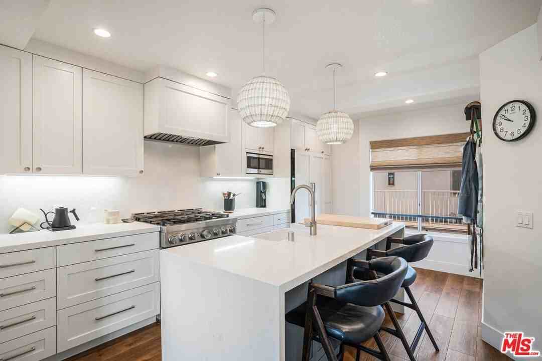 2808 Arizona Avenue #3 - Photo 5 of 20