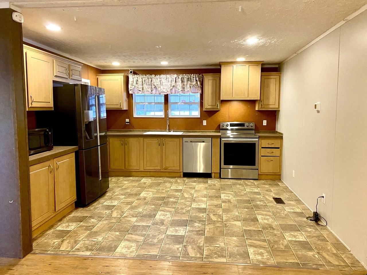 4619 Leanna Road - Photo 2 of 32