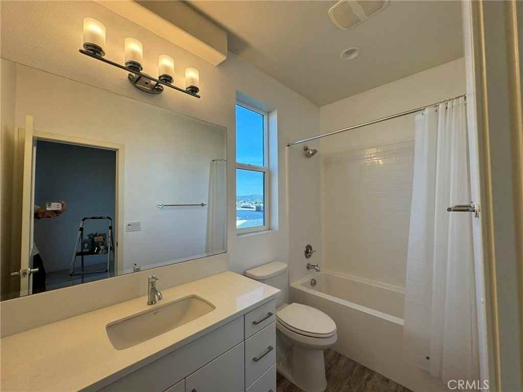 9042 Garvey Avenue - Photo 4 of 28