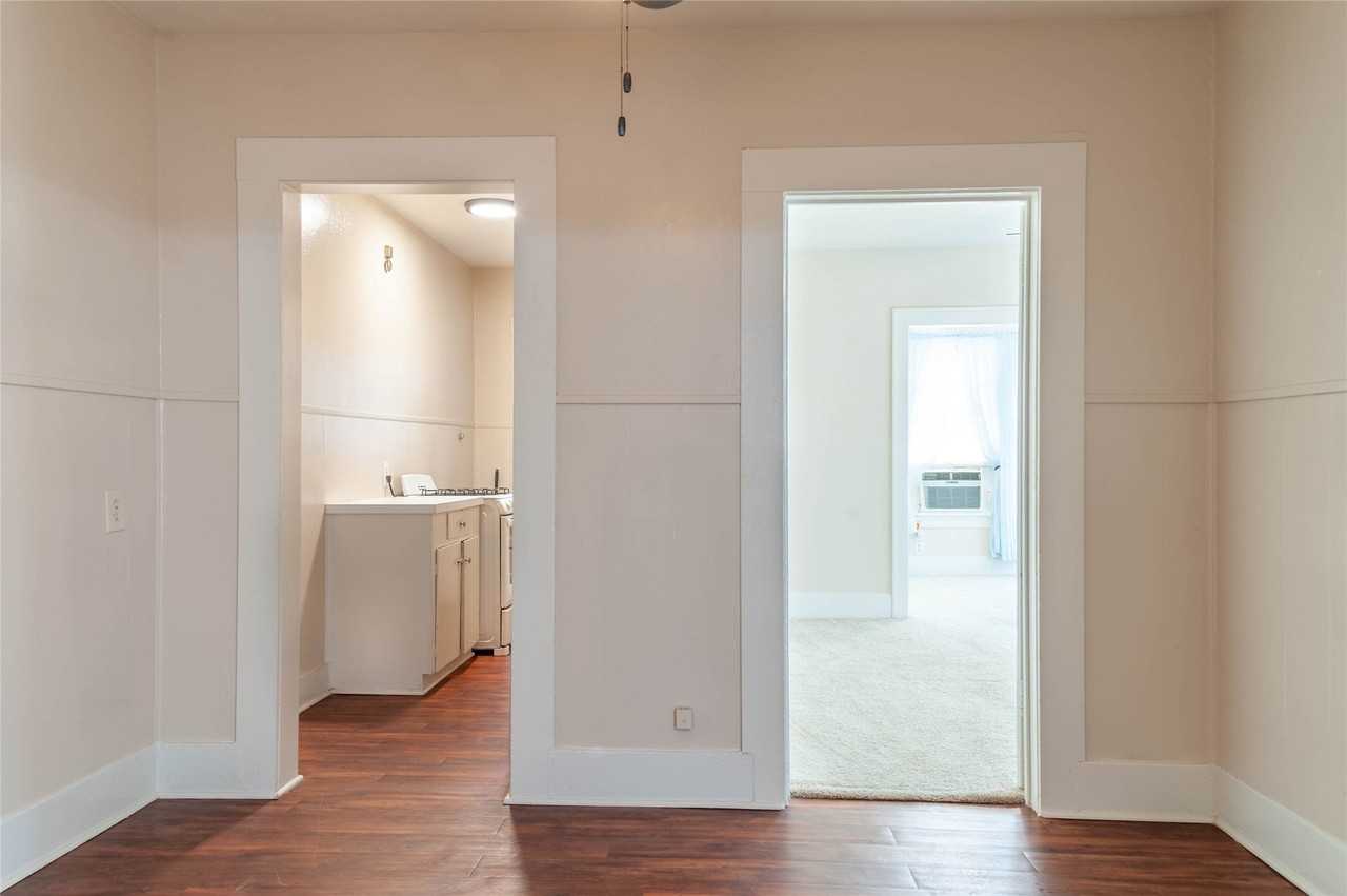 405 West Clay Street - Photo 7 of 22