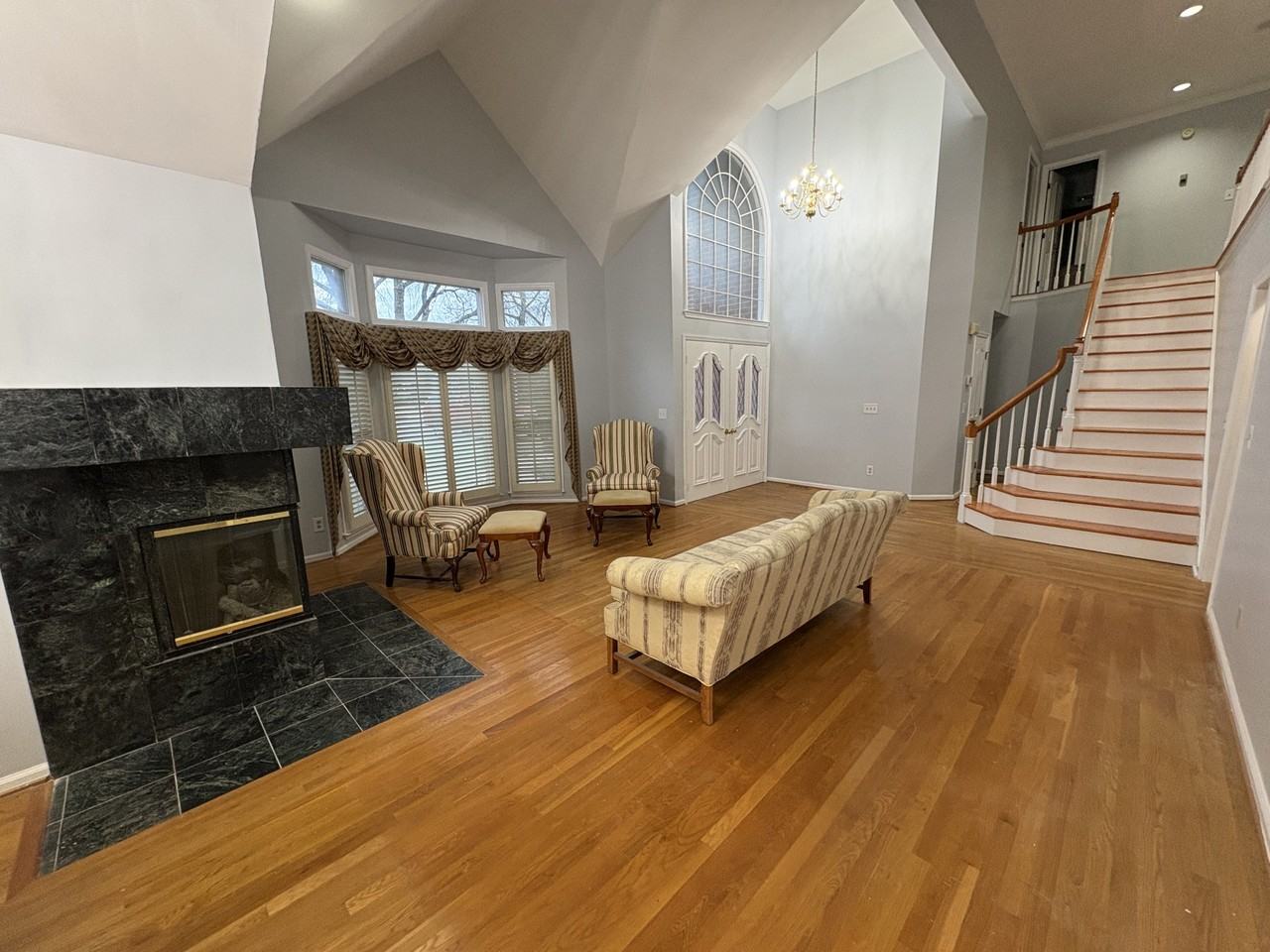 903 Jennifer Ct - Photo 5 of 32