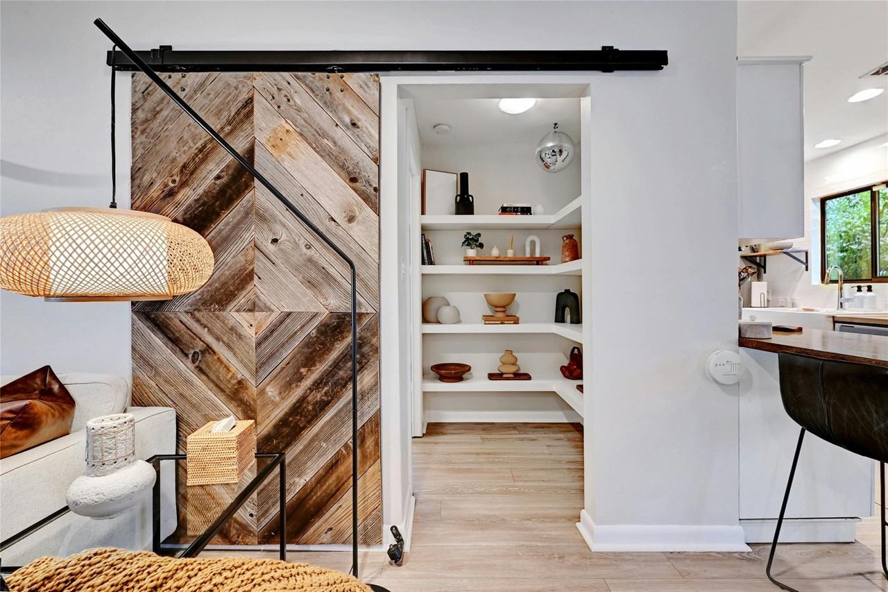 2511 Friar Tuck Ln - Photo 6 of 23