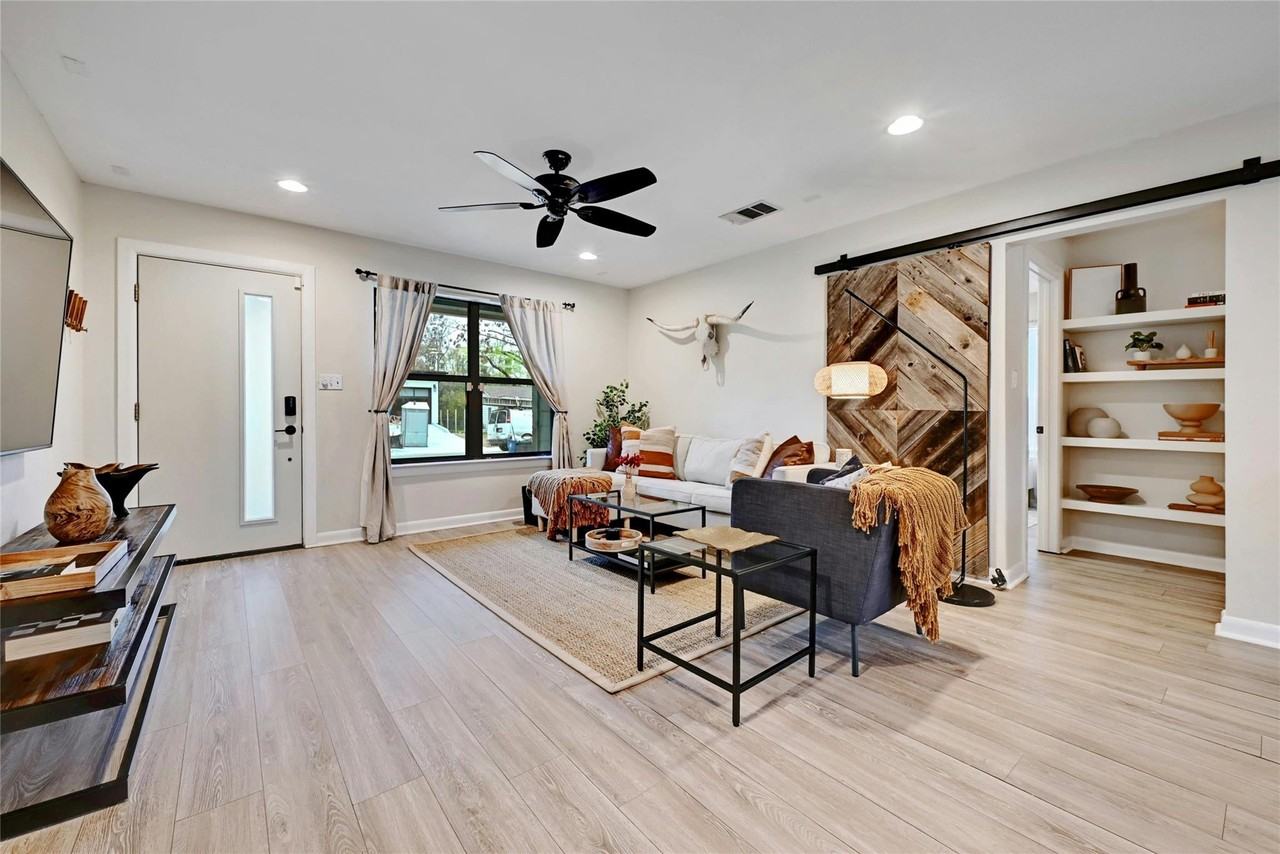 2511 Friar Tuck Ln - Photo 7 of 23