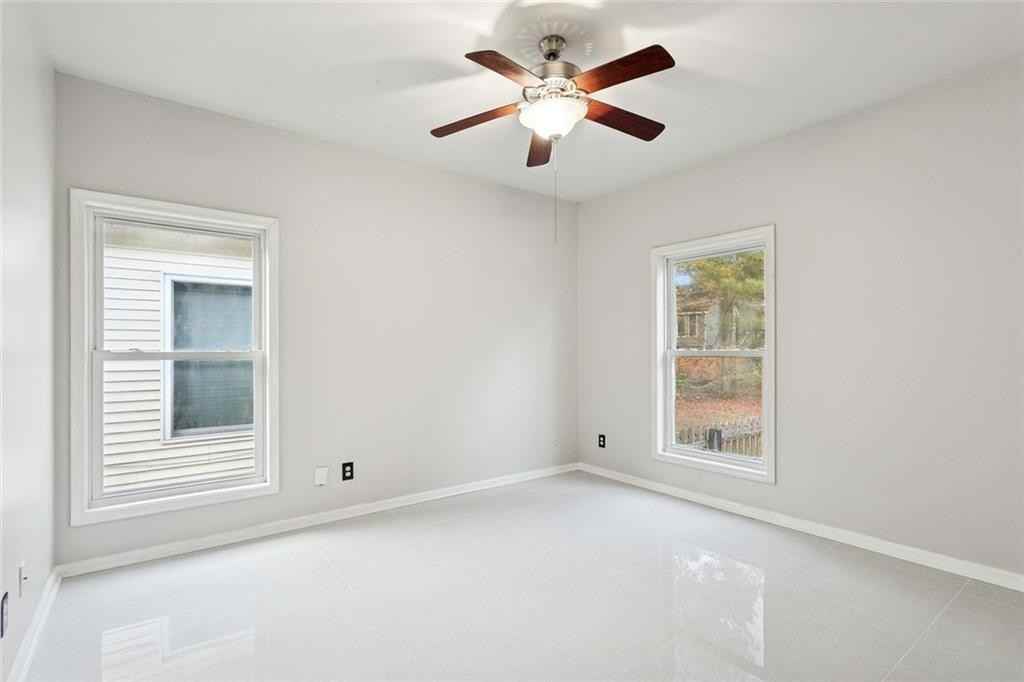 212 Fountains Park Boulevard - Photo 7 of 12