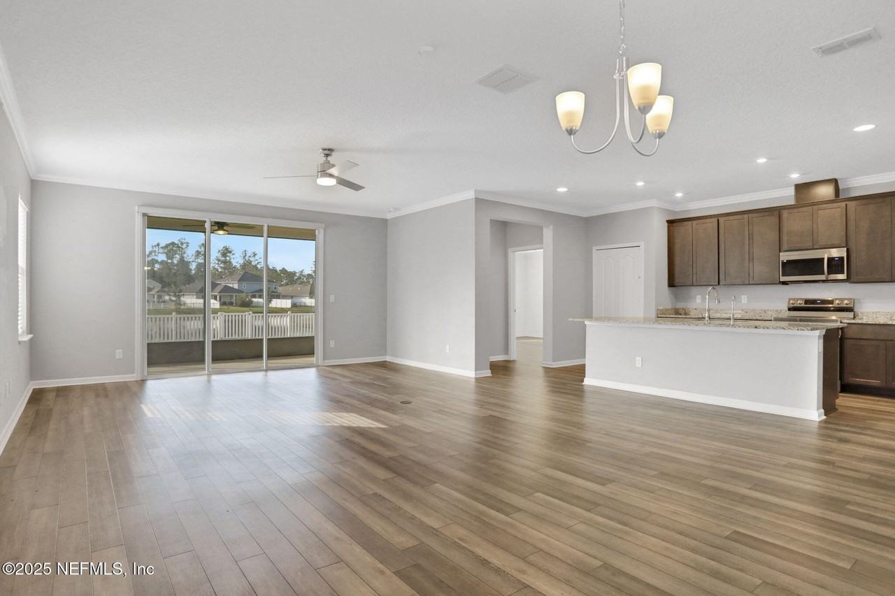 3209 Crocus Ln - Photo 2 of 36