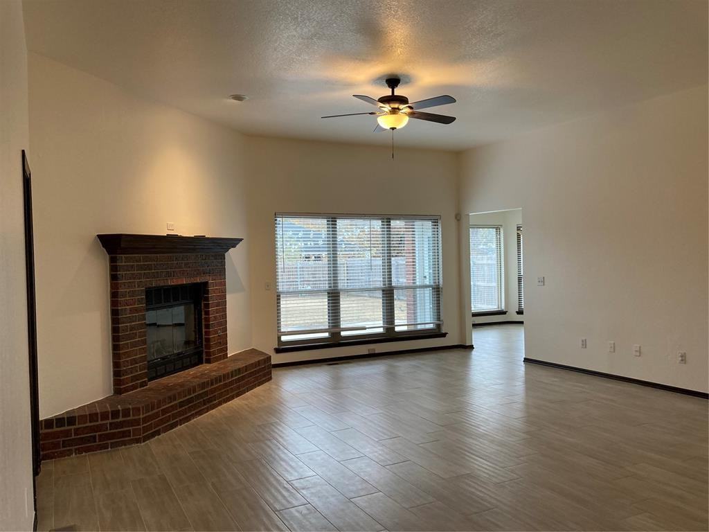 405 Rhoades Court - Photo 4 of 35