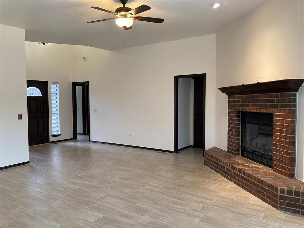 405 Rhoades Court - Photo 7 of 35