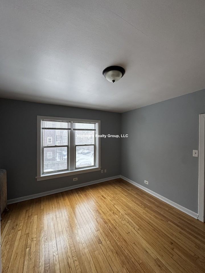 5670 N Ridge Ave #3N - Photo 3 of 9