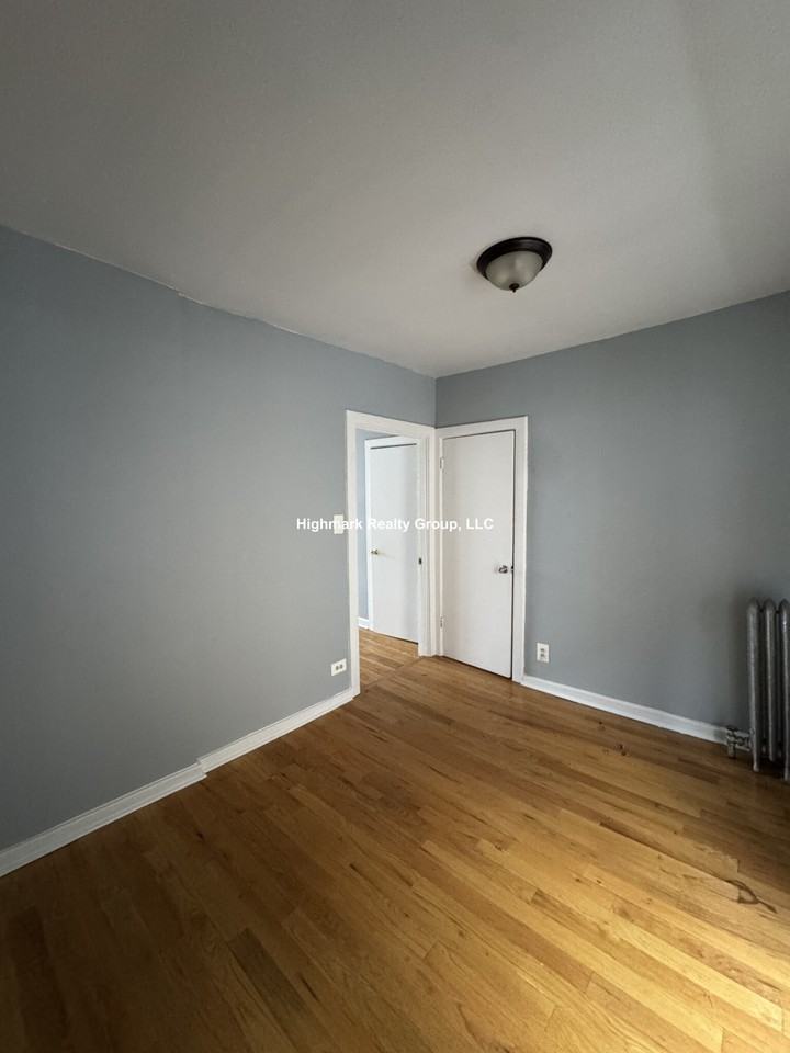 5670 N Ridge Ave #3N - Photo 6 of 9