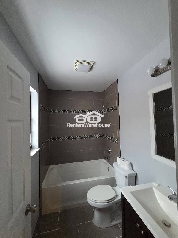 74 Breezeview Drive - Photo 2 of 32