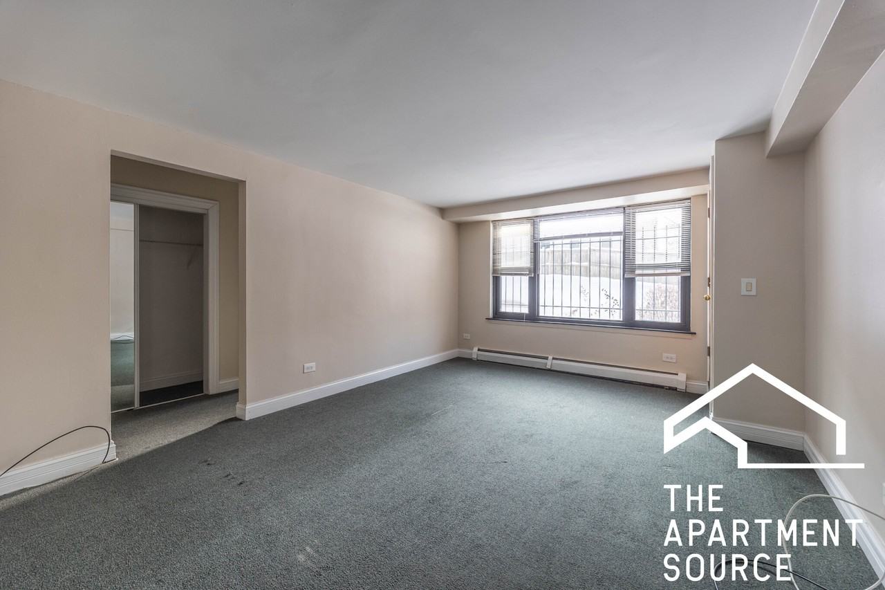 7328 N Ridge Blvd #1E - Photo 2 of 11