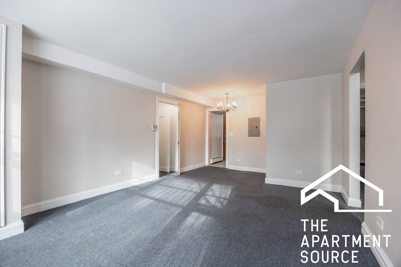 7326 N Ridge Blvd #1E - Photo 2 of 15