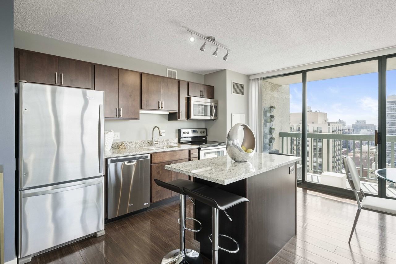 1 W Superior St #1-1 - Photo 4 of 22