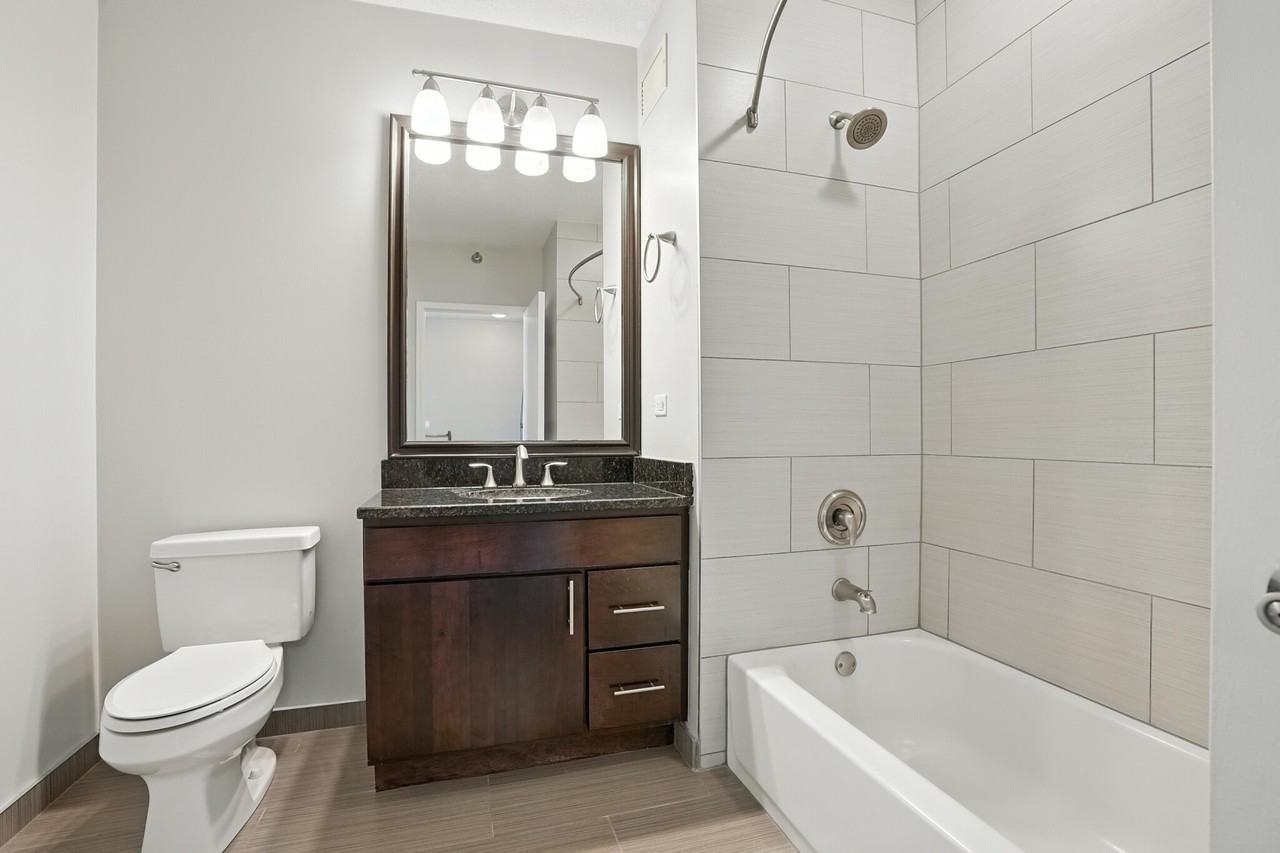 345 E Ohio St - Photo 7 of 24