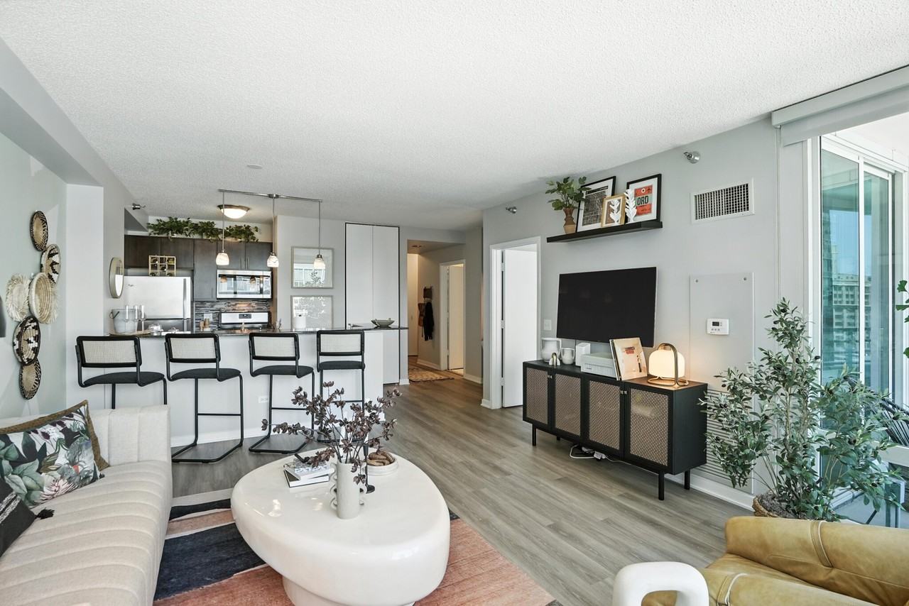 345 E Ohio St #1-1 - Photo 3 of 23