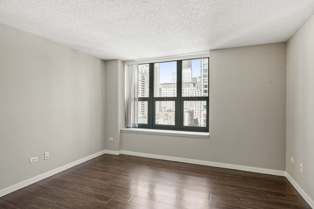 1 W Superior St #2-2 - Photo 6 of 22