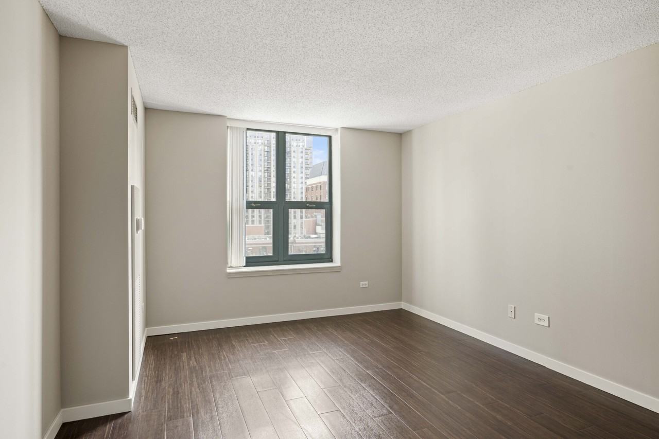 1 W Superior St #2-2 - Photo 7 of 22