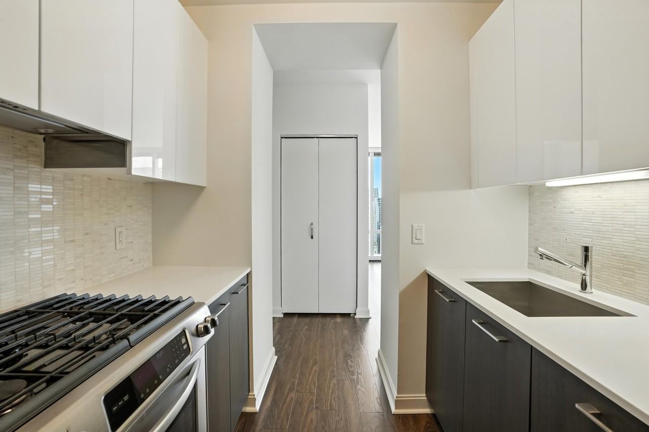 111 W Wacker Dr #1-1 - Photo 6 of 31