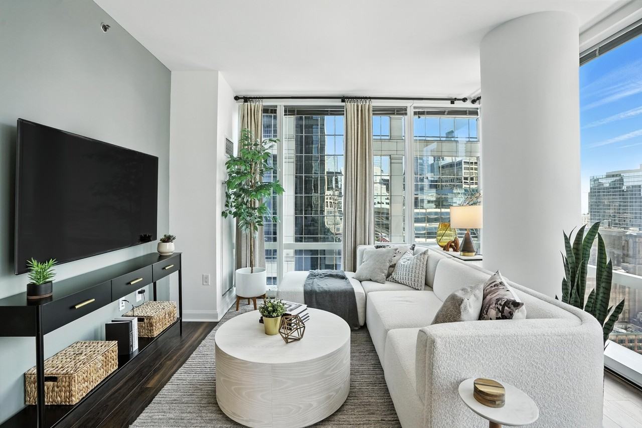 111 W Wacker Dr #2-2 - Photo 3 of 34