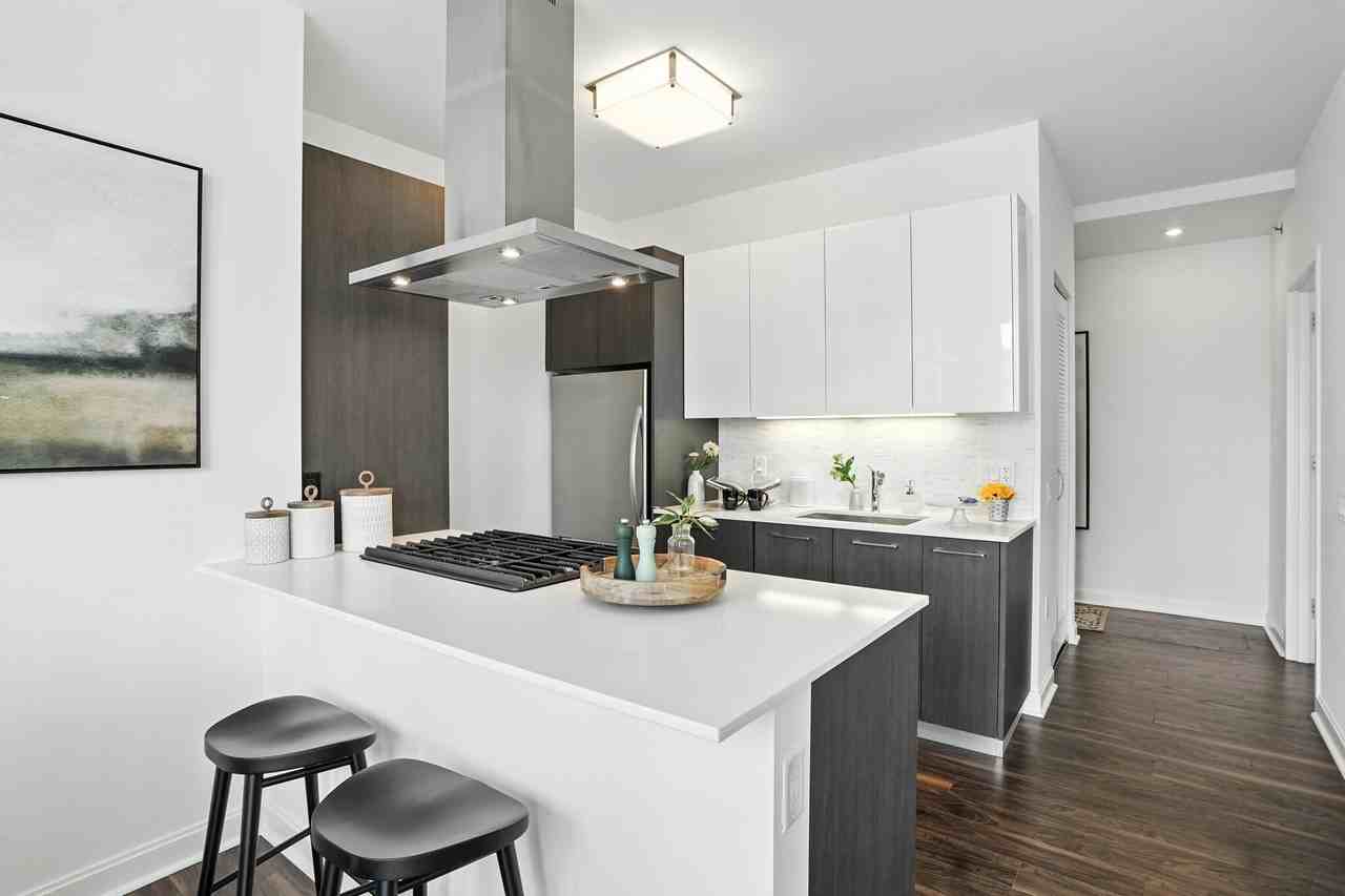 111 W Wacker Dr #2-2 - Photo 6 of 34