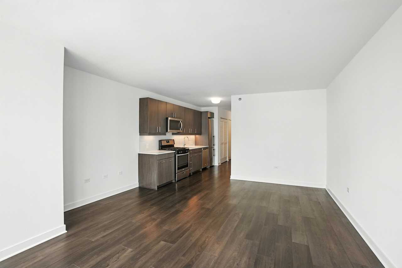25 W Randolph St - Photo 3 of 23