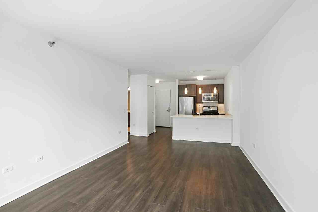 25 W Randolph St #1-1 - Photo 2 of 28