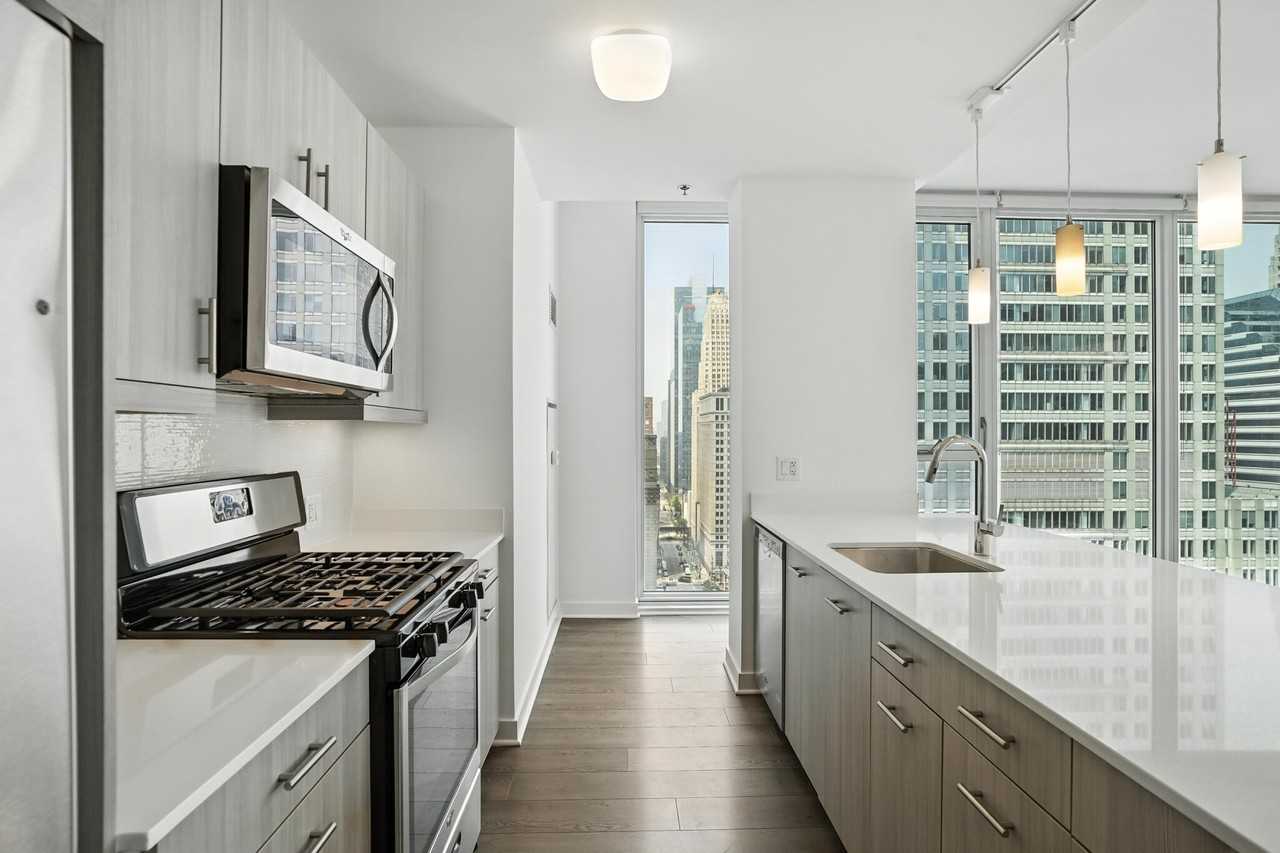 25 W Randolph St #2-2 - Photo 3 of 29