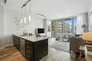 featured image of 469 W Huron St