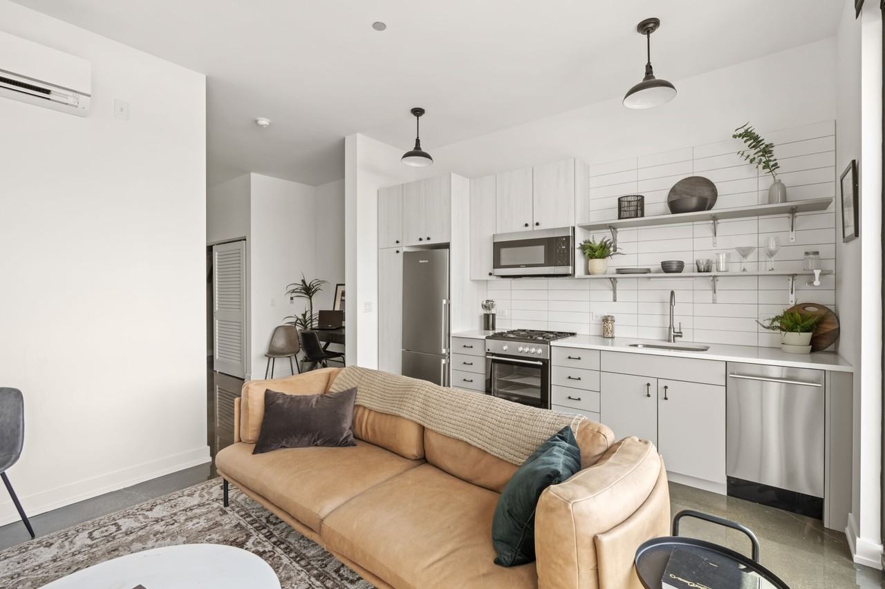 1461 S Blue Island Ave - Photo 3 of 15