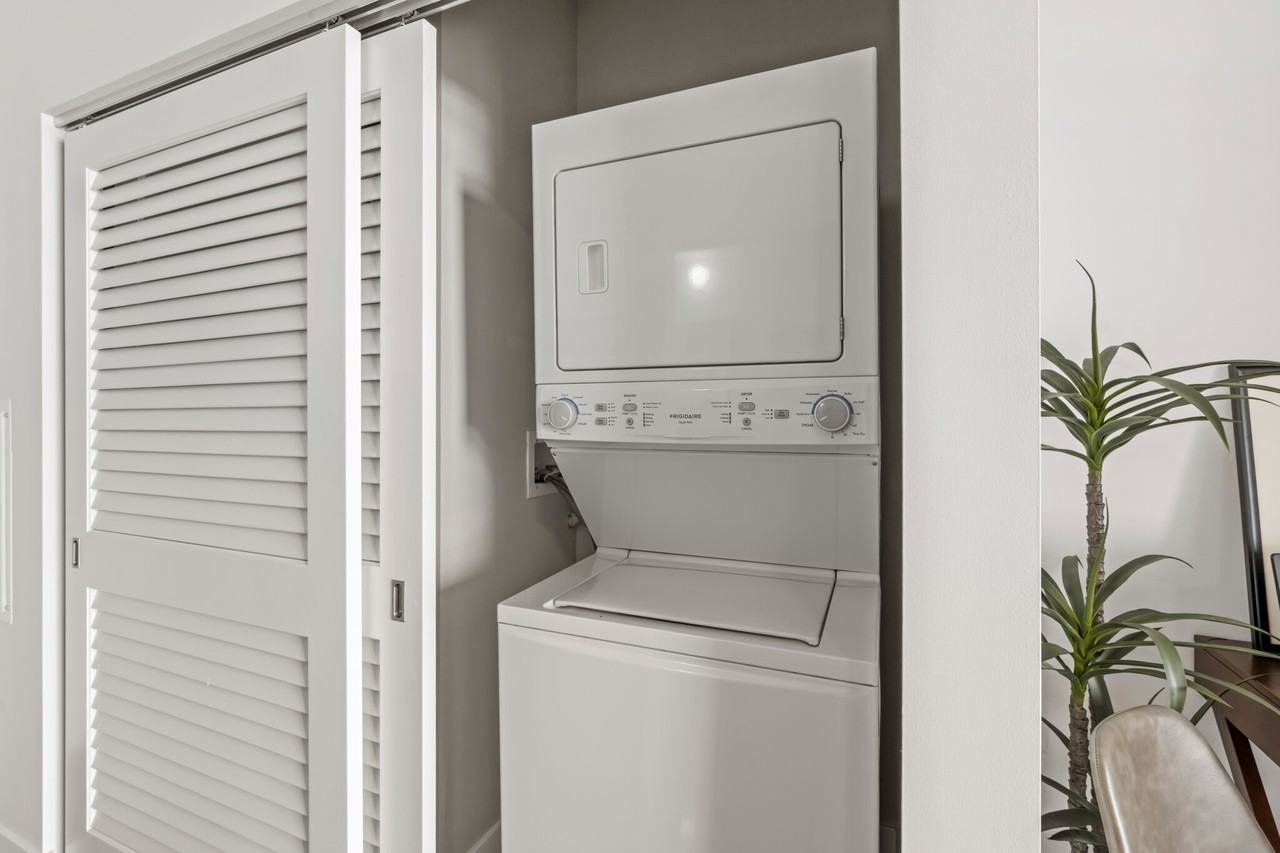 1461 S Blue Island Ave - Photo 6 of 15