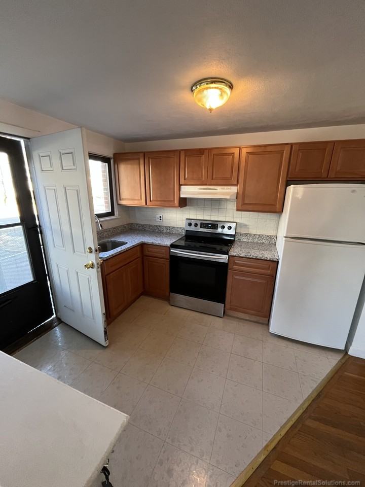 Winthrop Street #3 - Photo 4 of 17