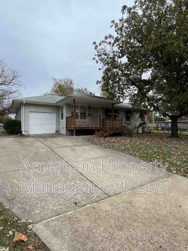 2505 S Quebec Ave - Photo 2 of 37