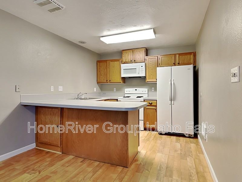 2865 Vesta St - Photo 2 of 22