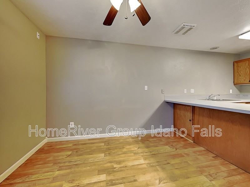 2865 Vesta St - Photo 7 of 22