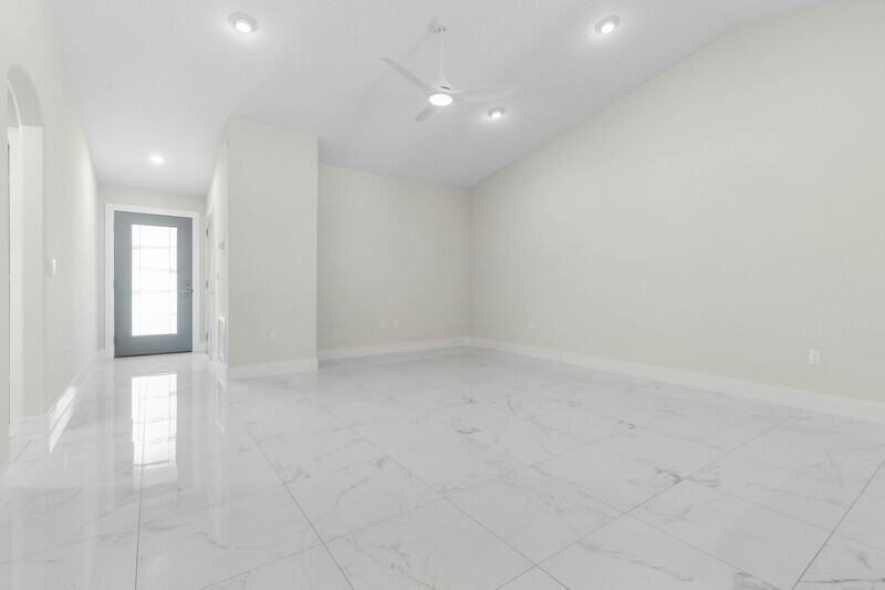 12 Lloret Pl #B - Photo 5 of 31