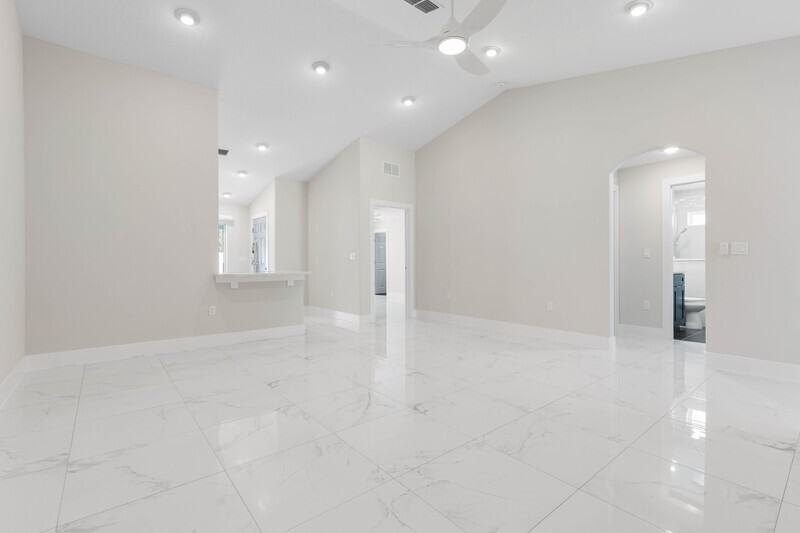 12 Lloret Pl #B - Photo 7 of 31