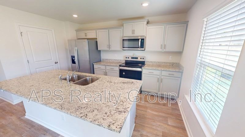 258 Lulu Ln - Photo 2 of 6