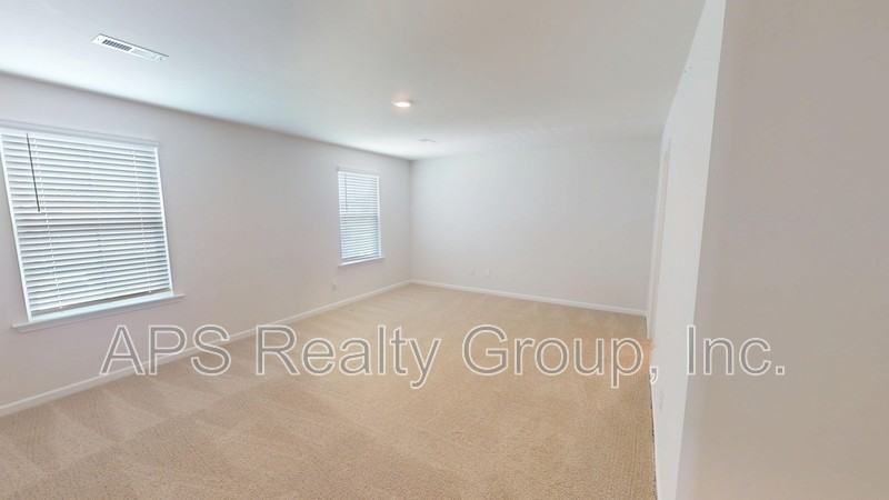 258 Lulu Ln - Photo 4 of 6