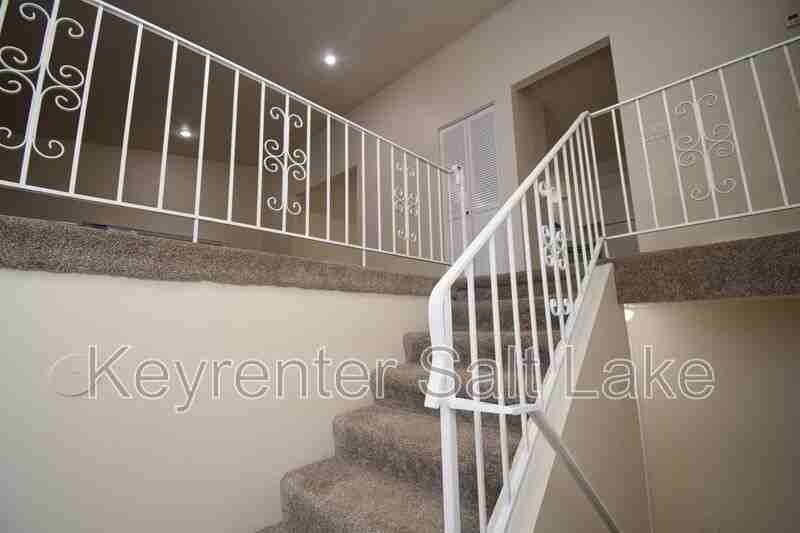 788 David Way - Photo 2 of 22