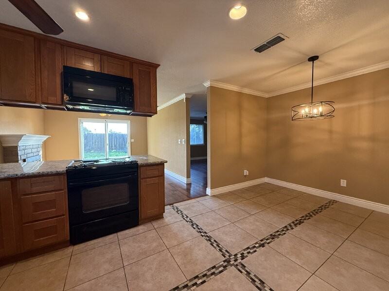 91 Decathalon Circle - Photo 5 of 17