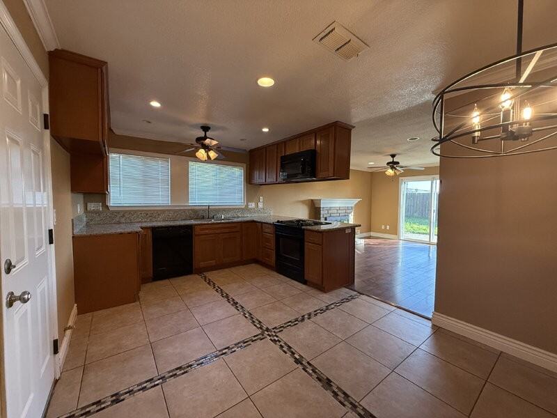 91 Decathalon Circle - Photo 6 of 17