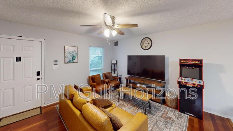 3900 Baywoods Dr - Photo 2 of 14