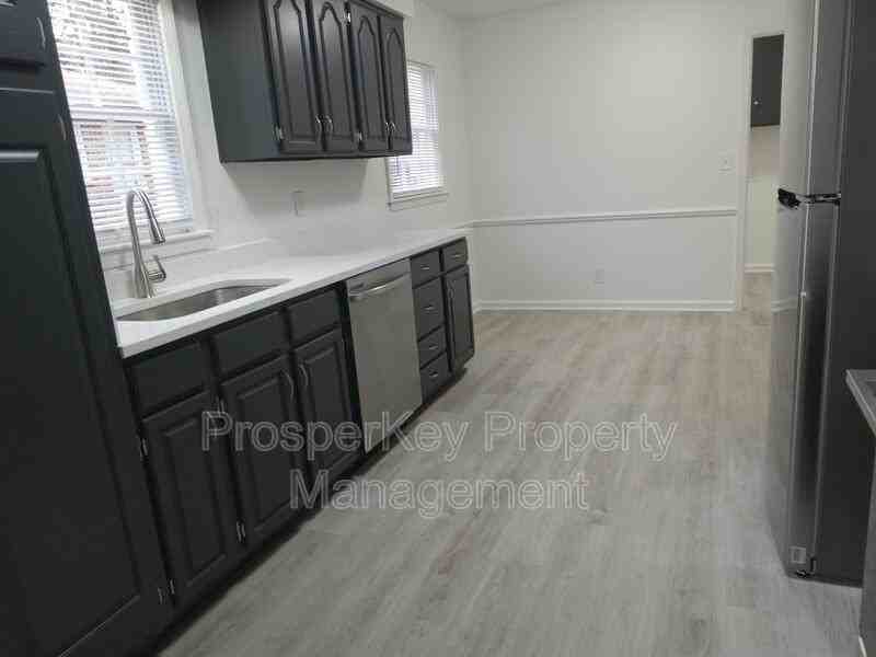 3736 Winkfield Pl - Photo 5 of 17