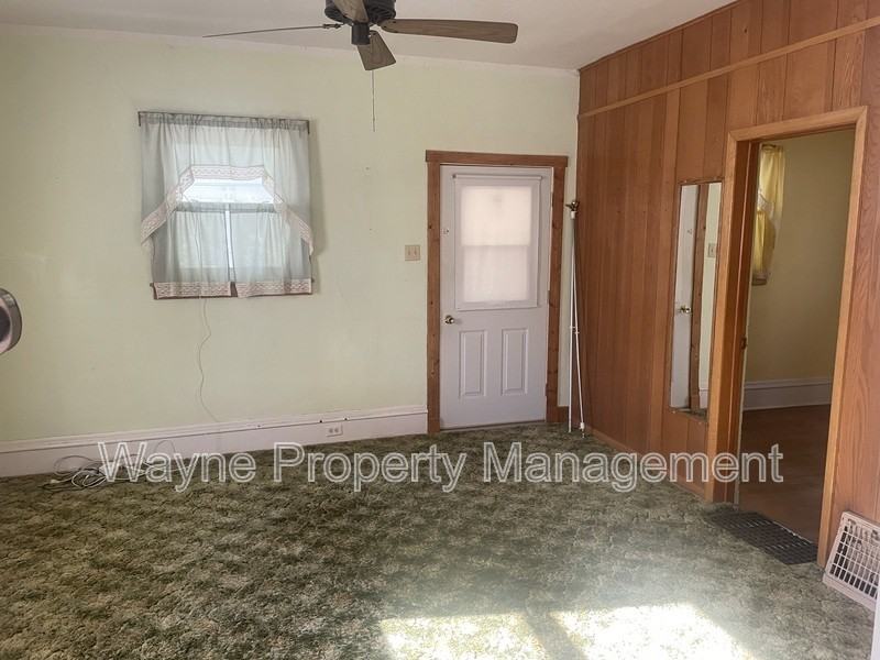 516 N Cadwell Ave - Photo 4 of 18