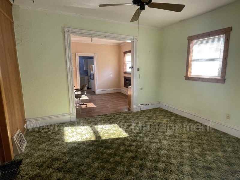 516 N Cadwell Ave - Photo 5 of 18