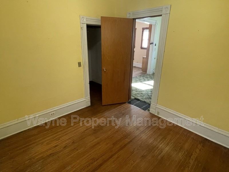 516 N Cadwell Ave - Photo 6 of 18