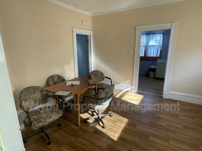 516 N Cadwell Ave - Photo 7 of 18