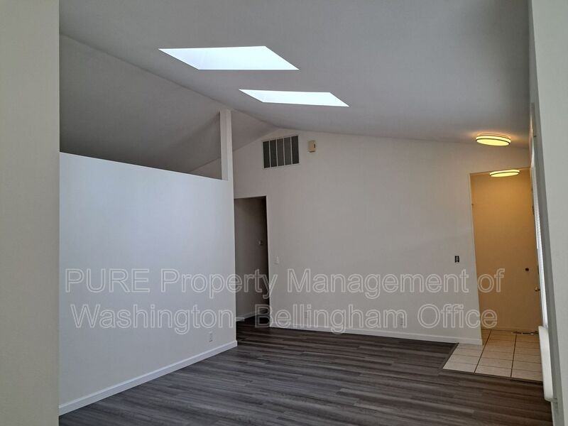 4211 Consolidation Ave - Photo 2 of 13